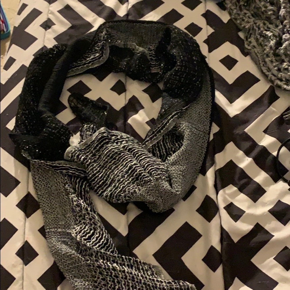 2 cute black scarfs